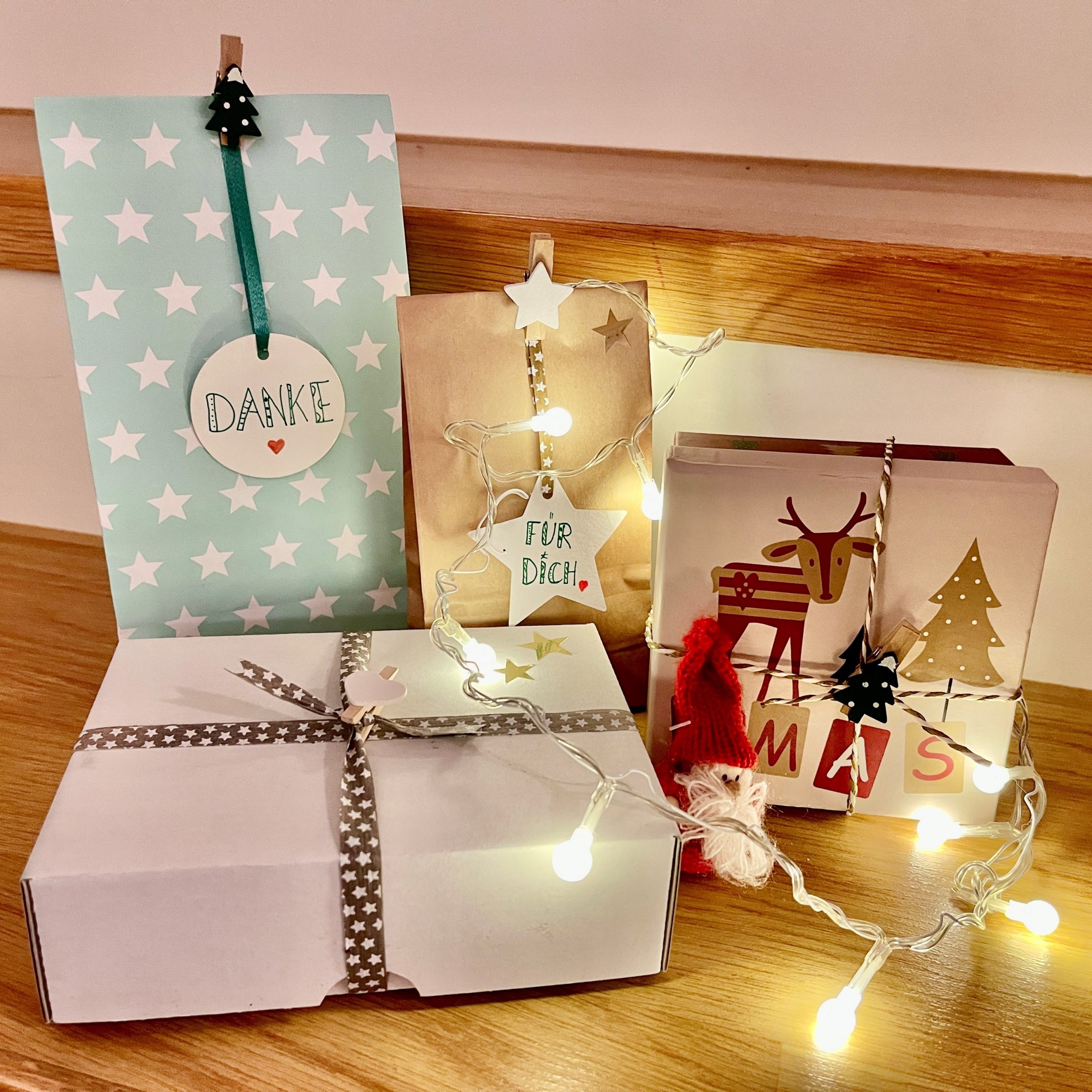 Weihnachtsliche Geschenkboxen